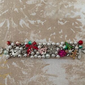NWT Betsey Johnson Rhinestone Bear Pearl Bow Christmas Bracelet